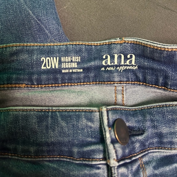 High Rise Jeggings - Picture 2 of 5